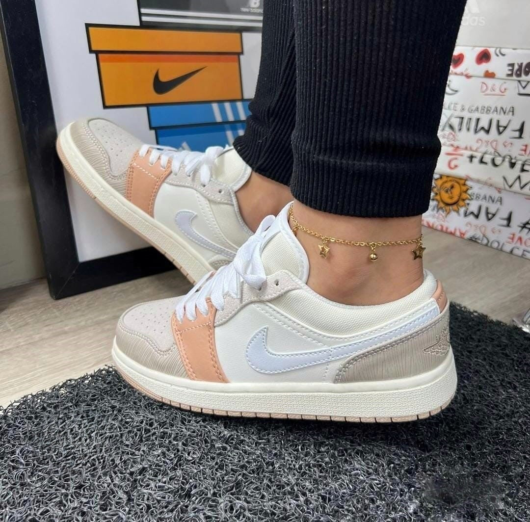 Nike Air Jordan 1 Low  Beige: Para Dama