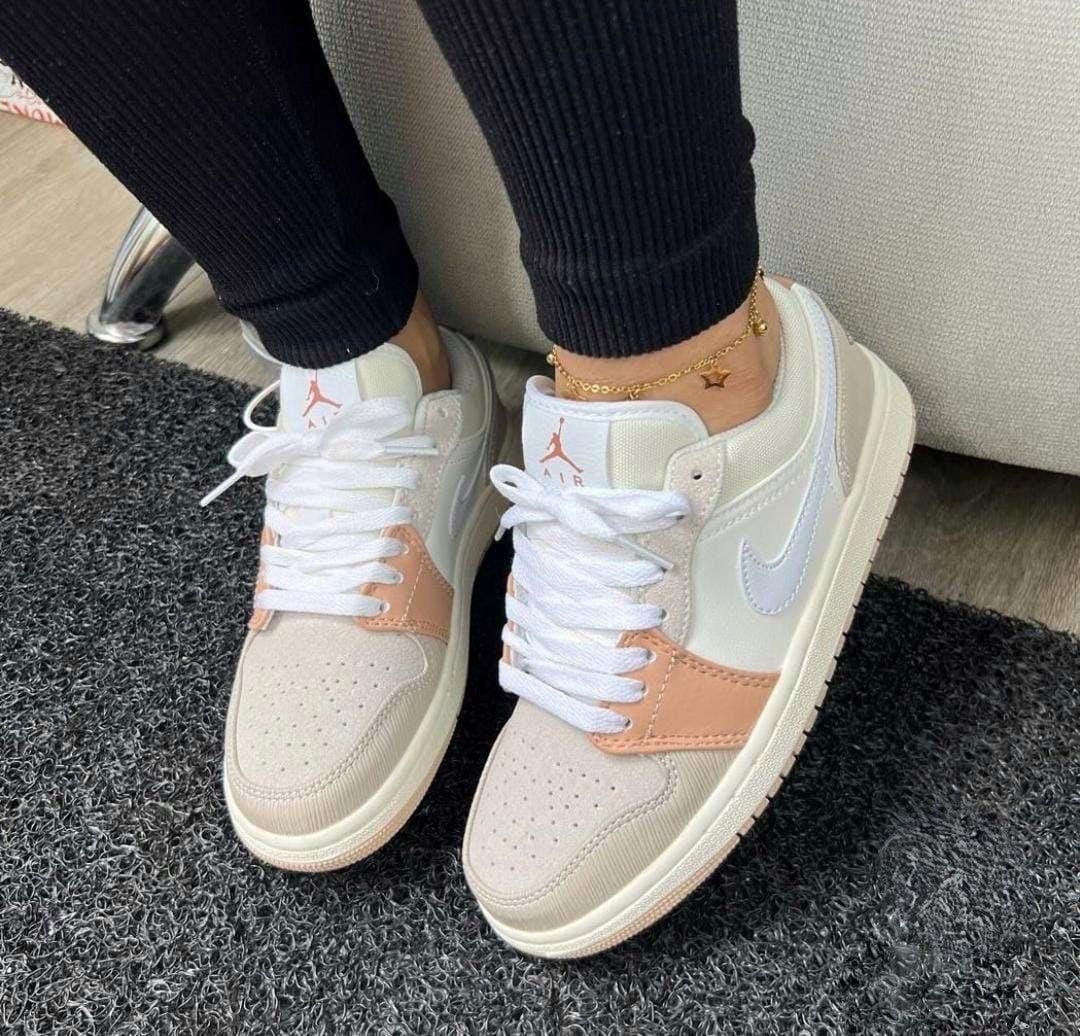 Nike Air Jordan 1 Low  Beige: Para Dama